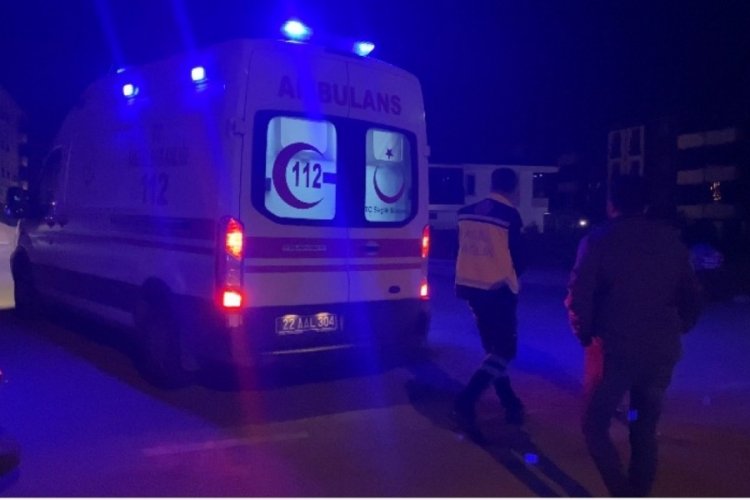 Edirne'de motosiklet ticari taksi ile &ccedil;arpıştı: 1 yaralı