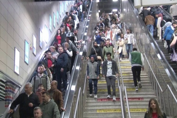 İstanbul'da Marmaray'da bayram yoğunluğu yaşandı