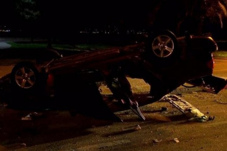 İstanbul'da 3 aracın yarışı kazaya neden oldu