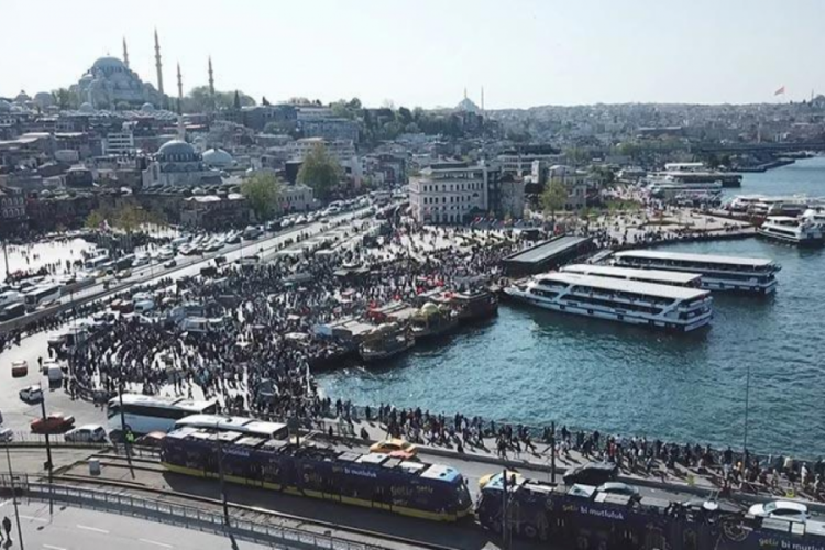İstanbul'da bayram yoğunluğu b&ouml;yle g&ouml;r&uuml;nt&uuml;lendi