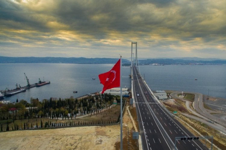 Osmangazi K&ouml;pr&uuml;s&uuml;'nde rekor: 117 bin 537 ara&ccedil; ge&ccedil;ti