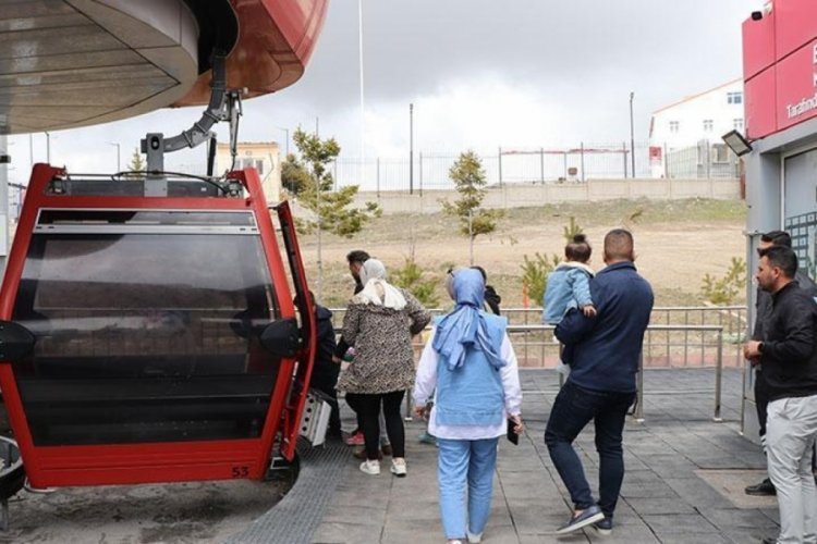 Antalya'daki faica sonrası Erciyes'te teleferiğe yoğun ilgi