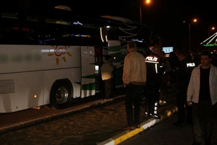 Tokat'ta maganda dehşeti! Kırık şişe ile yolcu otob&uuml;s&uuml;n&uuml; rehin aldı