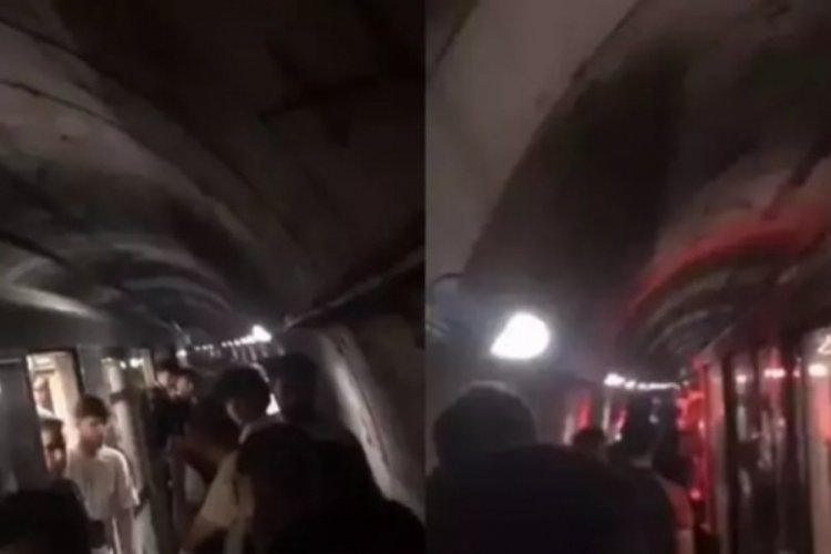İstanbul'da metro arızalandı: Yolcular raylarda y&uuml;r&uuml;d&uuml;