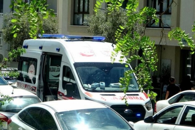 Emekli polis memurunun sır &ouml;l&uuml;m&uuml;! Ziyarete gittiği evde cesedi bulundu