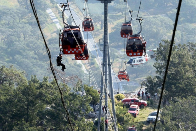 Antalya'da teleferik girişleri kapatıldı!