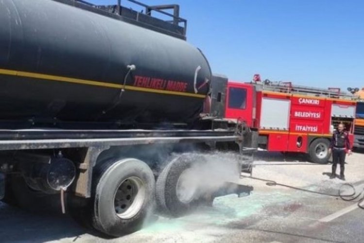Tehlikeli madde taşıyan tankerde yangın &ccedil;ıktı!