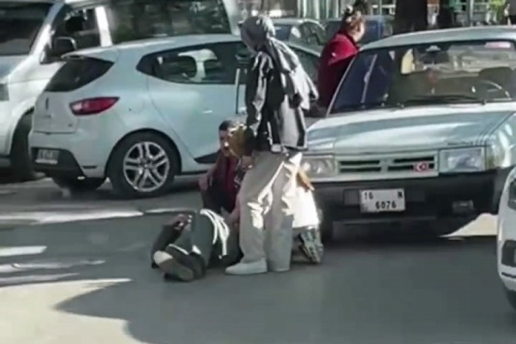 Bursa'da yaşlı adama otomobil çarptı!