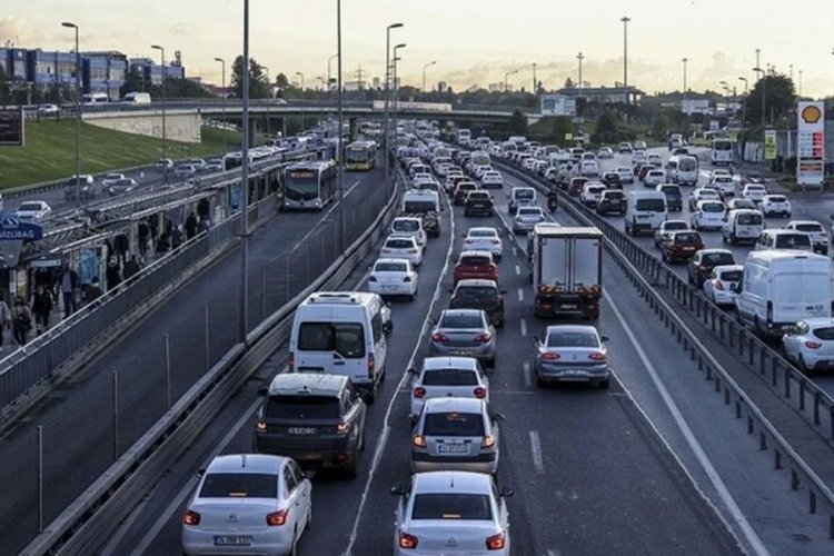 İstanbul'da sabah saatlerinde trafik yoğunluğu: Yüzde 74'e kadar çıktı