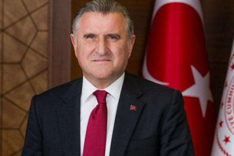 Gençlik ve Spor Bakanı Bak'tan Halkbank'a tebrik mesajı
