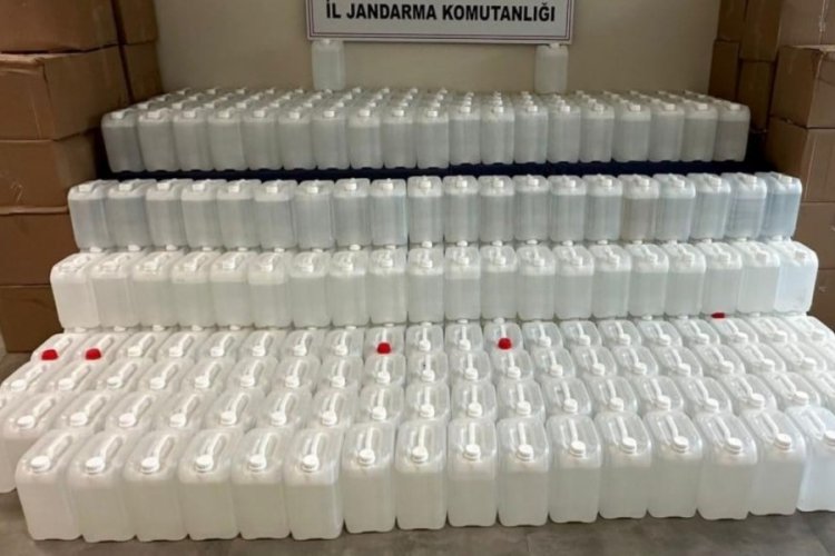 Antalya'da kaçak ve sahte etil alkol ele geçirildi