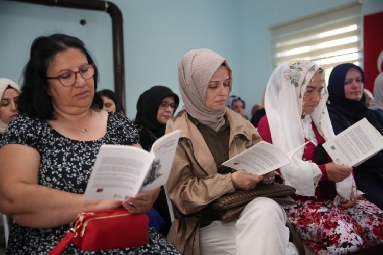 Bursa'da kadınlar, yazar Fatma Burçak'la kitabını konuştu