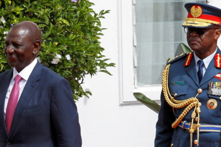 Kenya'da helikopter düştü! Genelkurmay Başkanının da olduğu 10 kişi öldü