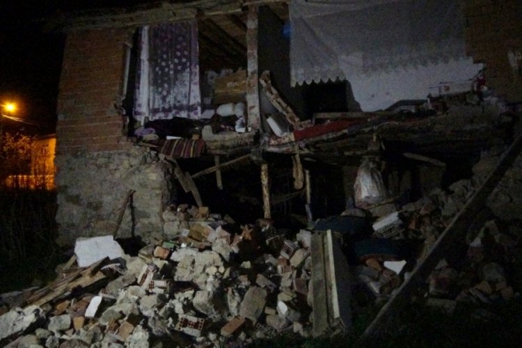 Yozgat'ta 200'ün üzerinde ev ve ahırda hasar oluştu!