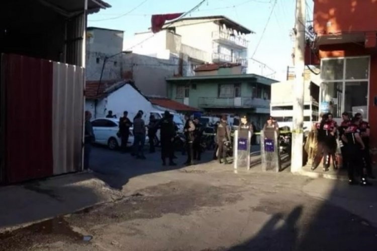 İzmir'deki silahlı kavgada yaralanan adam hayatını kaybetti
