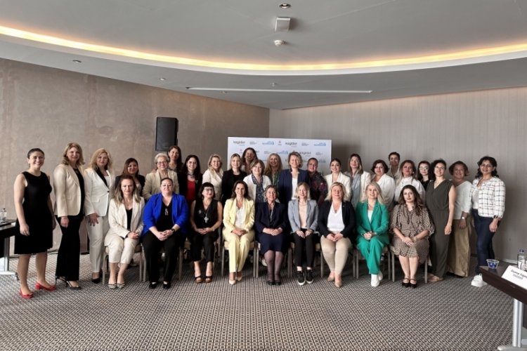 Türkiye'nin kadın girişimcileri, istişare toplantısında bir araya geldi