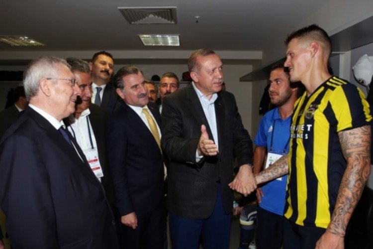 Cumhurbaşkanı Erdoğan'dan Fenerbahçe esprisi: Artık tutmuyorum
