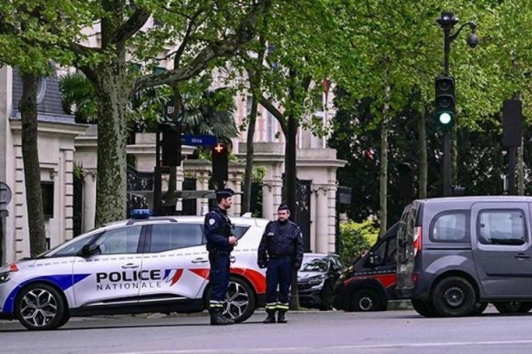 Paris'teki İran Büyükelçiliği'nde canlı bomba paniği