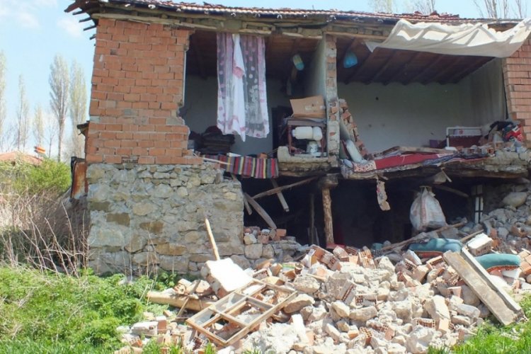 Yozgat'ta deprem sonrası 147 ev için hasar ihbarı