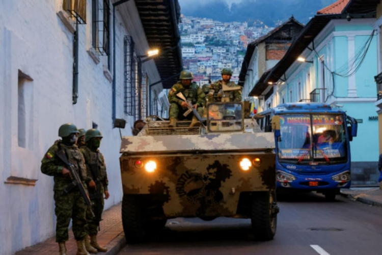Ekvador'da iki belediye başkanı silahlı saldırıya uğradı!