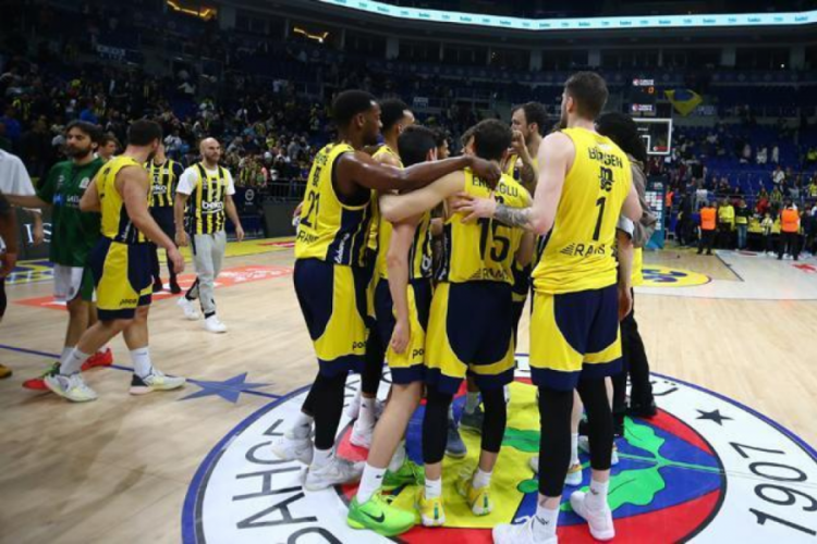 Fenerbah&ccedil;e Beko, Dar&uuml;şşafaka'yı 110-77'lik skorla ge&ccedil;ti