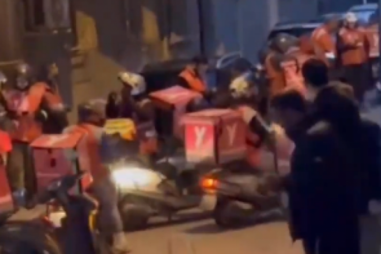 İzmir'de ilgin&ccedil; olay! Bu kadarı da pes dedirtti