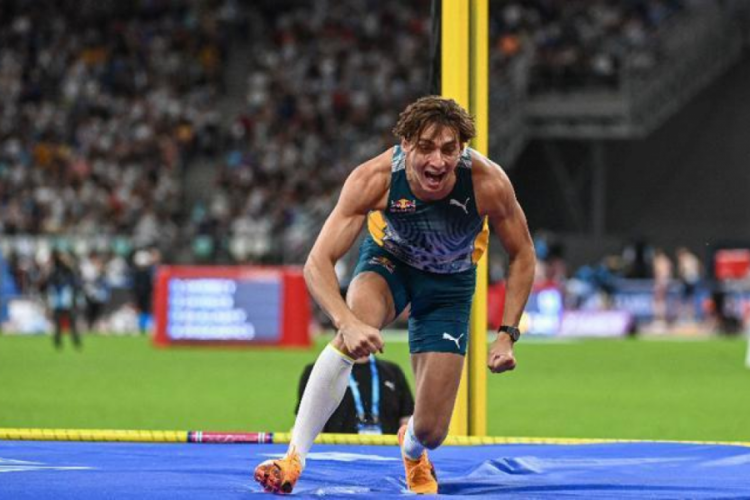 Armand Duplantis kendisine ait d&uuml;nya rekorunu kırdı