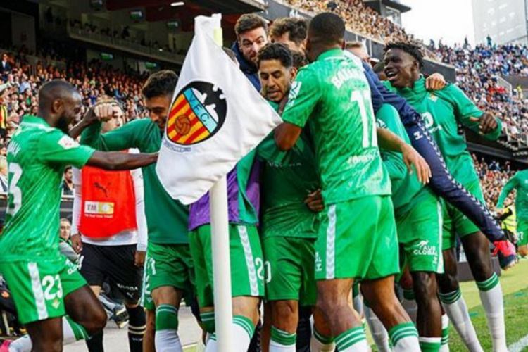 Real Betis, Valencia karşısında galip geldi