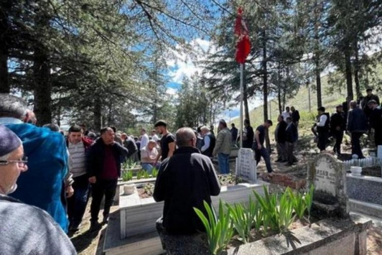 Şehit babası oğlunun şehadet g&uuml;n&uuml;nde vefat etti