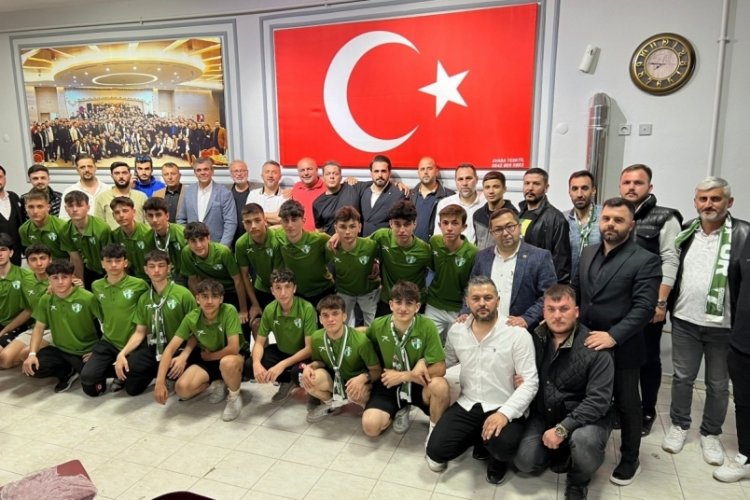 Demirtaş T&uuml;t&uuml;nspor,  İzmir Bayraklı&nbsp;sporu yenerek gurup şampiyonu oldu