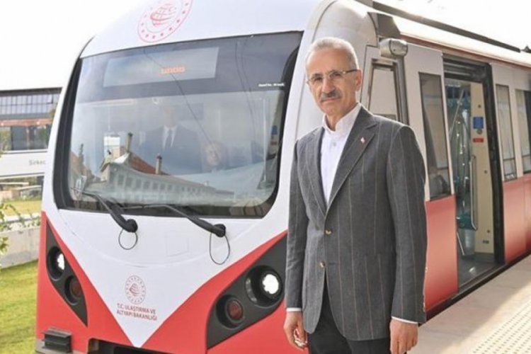 Bakan Uraloğlu a&ccedil;ıkladı: 23 Nisan'da Ankara, İstanbul ve İzmir'de metro &uuml;cretsiz olacak