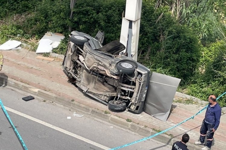 Bursa'da hurdaya d&ouml;nen ara&ccedil;tan sağ &ccedil;ıktılar