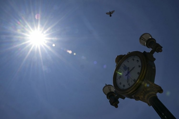 Meteoroloji ve Bakanlık saat vererek uyardı: Sıcaklıklar mevsim normallerinin 15 derece &uuml;st&uuml;ne &ccedil;ıkacak