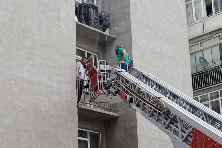 Eskişehir'de polisten saklanan şahıs komşusunun balkonunda mahsur kaldı