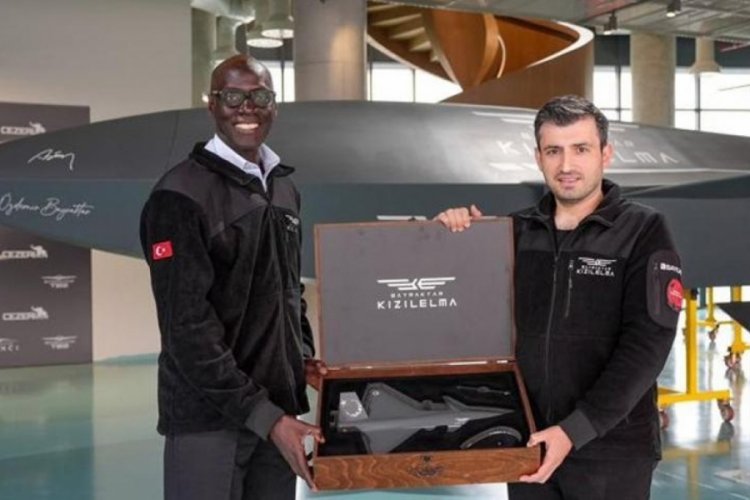 Senegal Hava Kuvvetleri Komutanı'ndan Baykar'a ziyaret