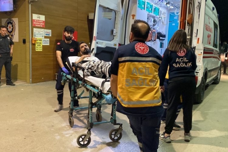 Bursa'da 16 yaşındaki genç, annesine bağıran babasını bıçakla yaraladı