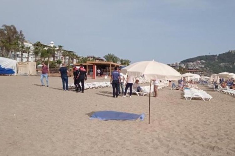 Antalya'da sahilde güneşlenen turistin öldüğü belirlendi