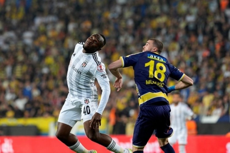 Fenerbahçe derbisi öncesi sakatlık! Beşiktaş'ta Jackson Muleka oyuna devam edemedi