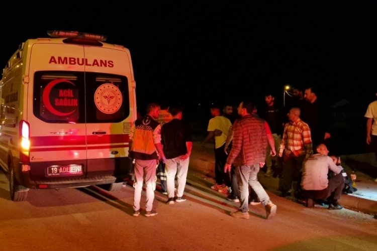 Çorum'da trafik kazasında 1 çocuk hayatını kaybederken, 4 kişi de yaralandı