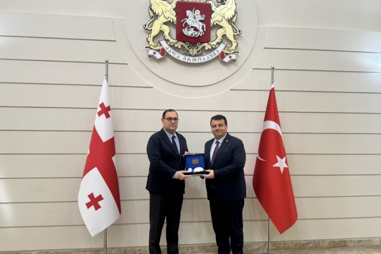 CHP Bursa Milletvekili Öztürk, Gürcistan Büyükelçisi Janjgava'yı ziyaret etti