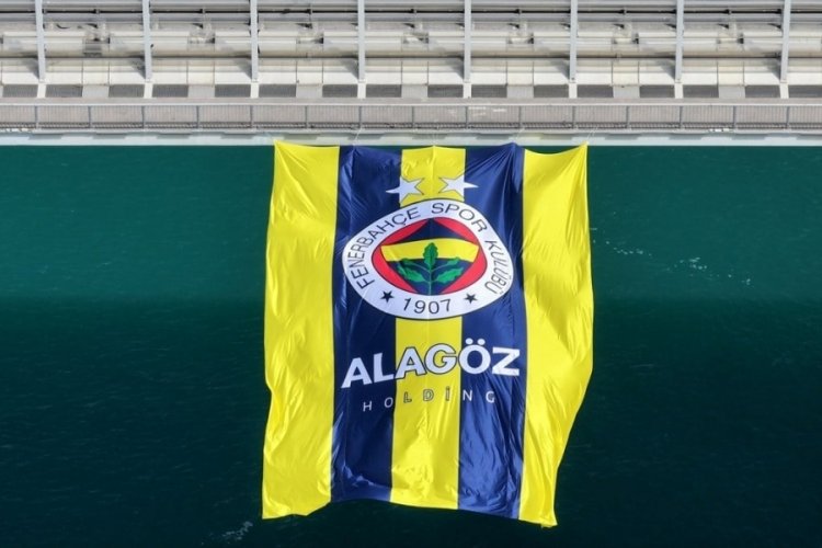 Fenerbahçe bayrağı Yavuz Sultan Selim Köprüsü'ne asıldı