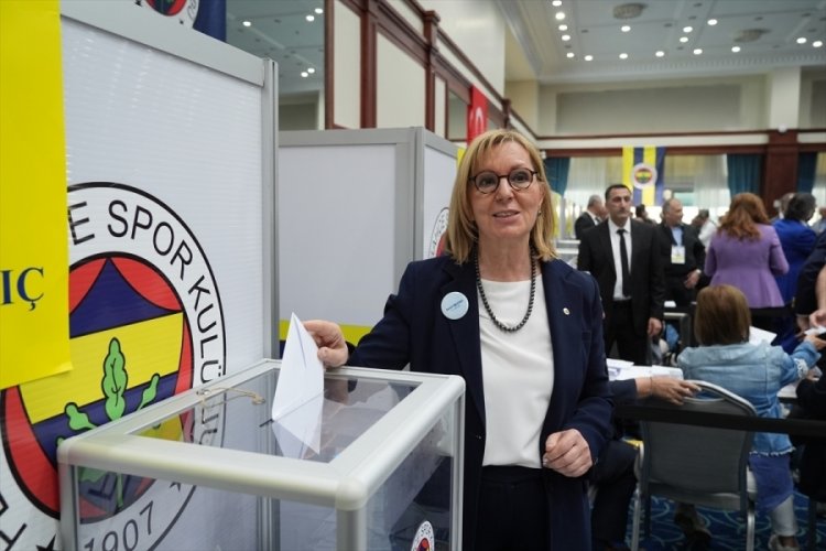 Fenerbahçe Kulübünün seçimli Yüksek Divan Kurulu Toplantısı'nda oy verme işlemi sürüyor