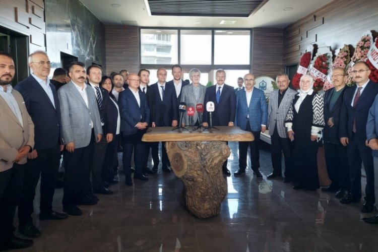 Bursa'da Hakan Çavuşoğlu ve Nurullah Murat'ın hukuk bürosu açıldı