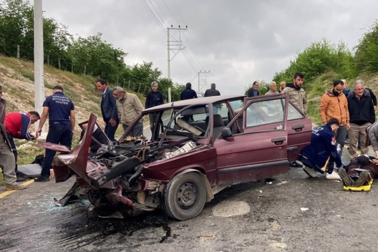 Sakarya'da feci kaza! 1 kişi &ouml;ld&uuml;, 3 kişi yaralandı