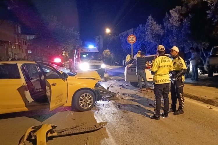 Bursa'da polisten kaçarken kaza yapan şahısların üzerinde uyuşturucu bulundu!