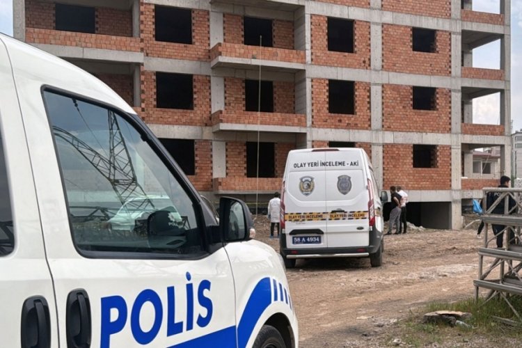 Sivas'ta inşaattan düşen işçi hayatını kaybetti