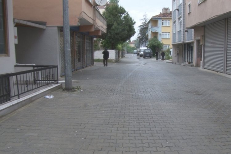 İstanbul'da sır cinayet! Bı&ccedil;ak darbesinin ardından dakikalarca y&uuml;r&uuml;d&uuml;