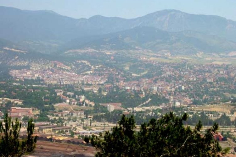 Karabük'te köprüden düşen yaşlı adam yaralandı