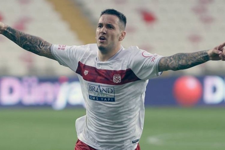 Rey Manaj'dan Sivasspor tarihine ge&ccedil;en performans