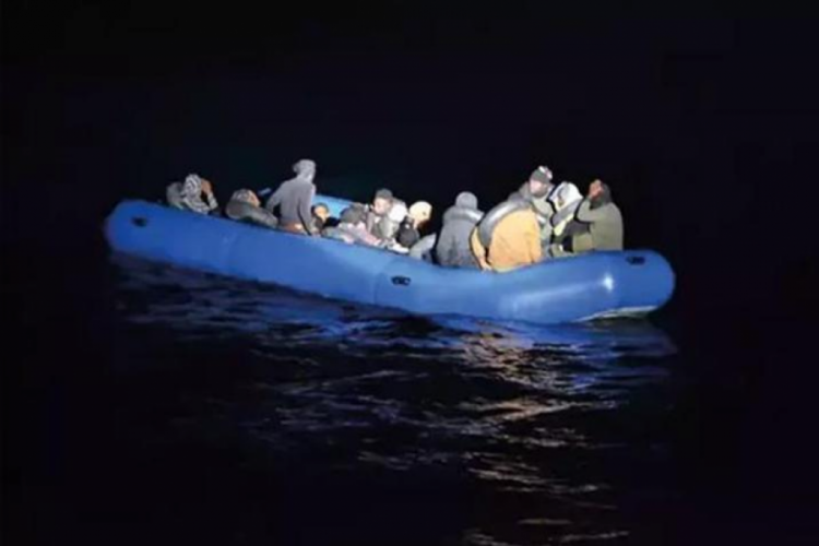 Atlas Okyanusu'nda 50 düzensiz göçmen kayboldu!